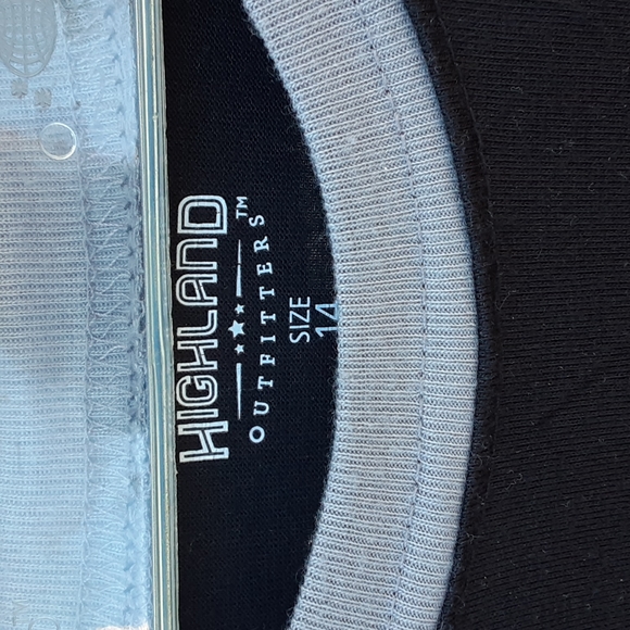 Shirt - Picture 3 of 4